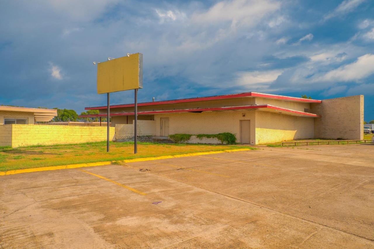 Town & Country Motel Bossier City By Oyo Exteriör bild