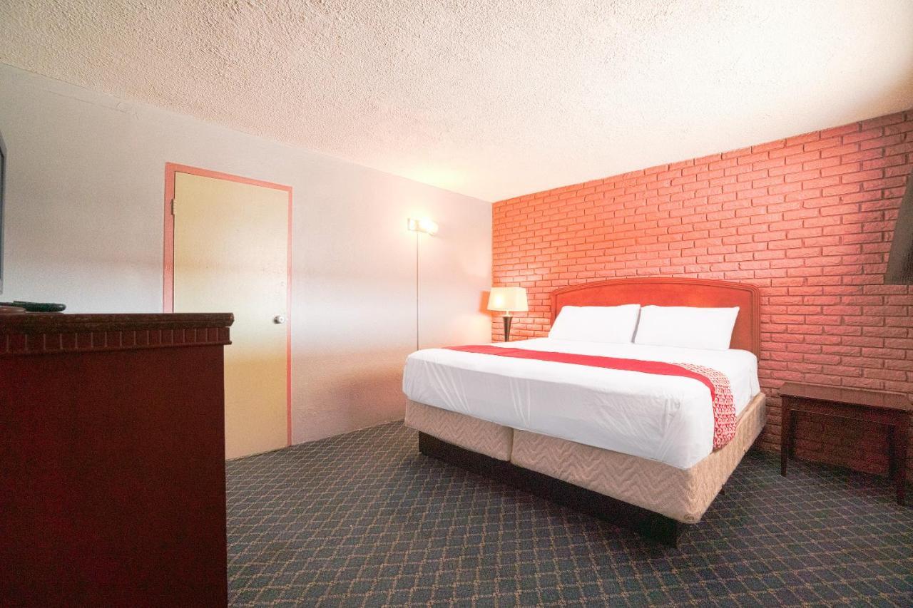 Town & Country Motel Bossier City By Oyo Exteriör bild